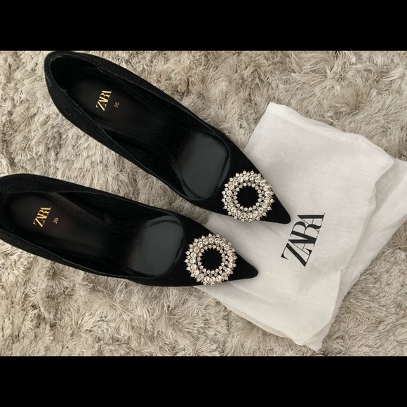 Brand New Never Worn Black Suede and Jewel Trimmed Heeled Zara Pumps *Size 6 US* - Picture 5 of 6